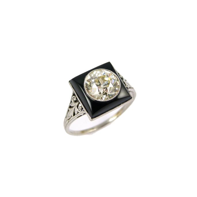 Single stone diamond and onyx ring | MasterArt